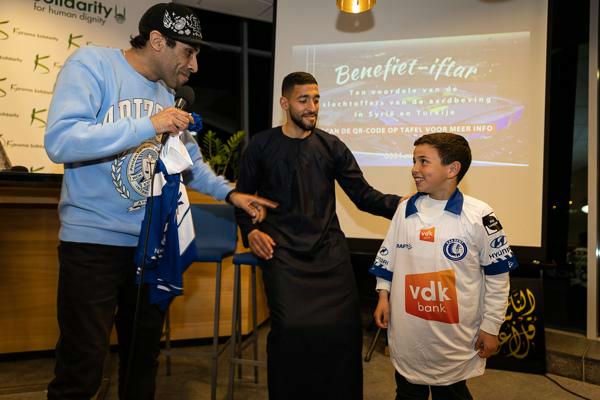 De eerste Iftar in een Belgisch voetbalstadion