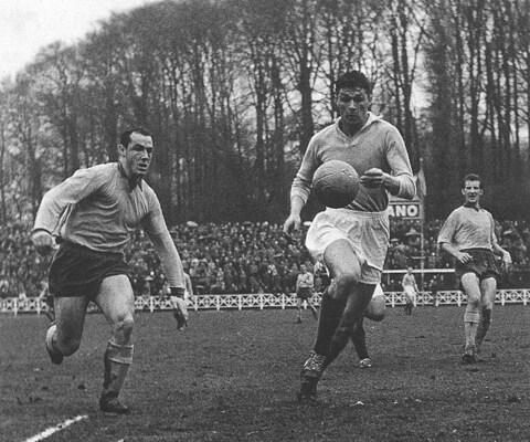 Roland Storme op het veld van Union Saint-Gilles in 1959