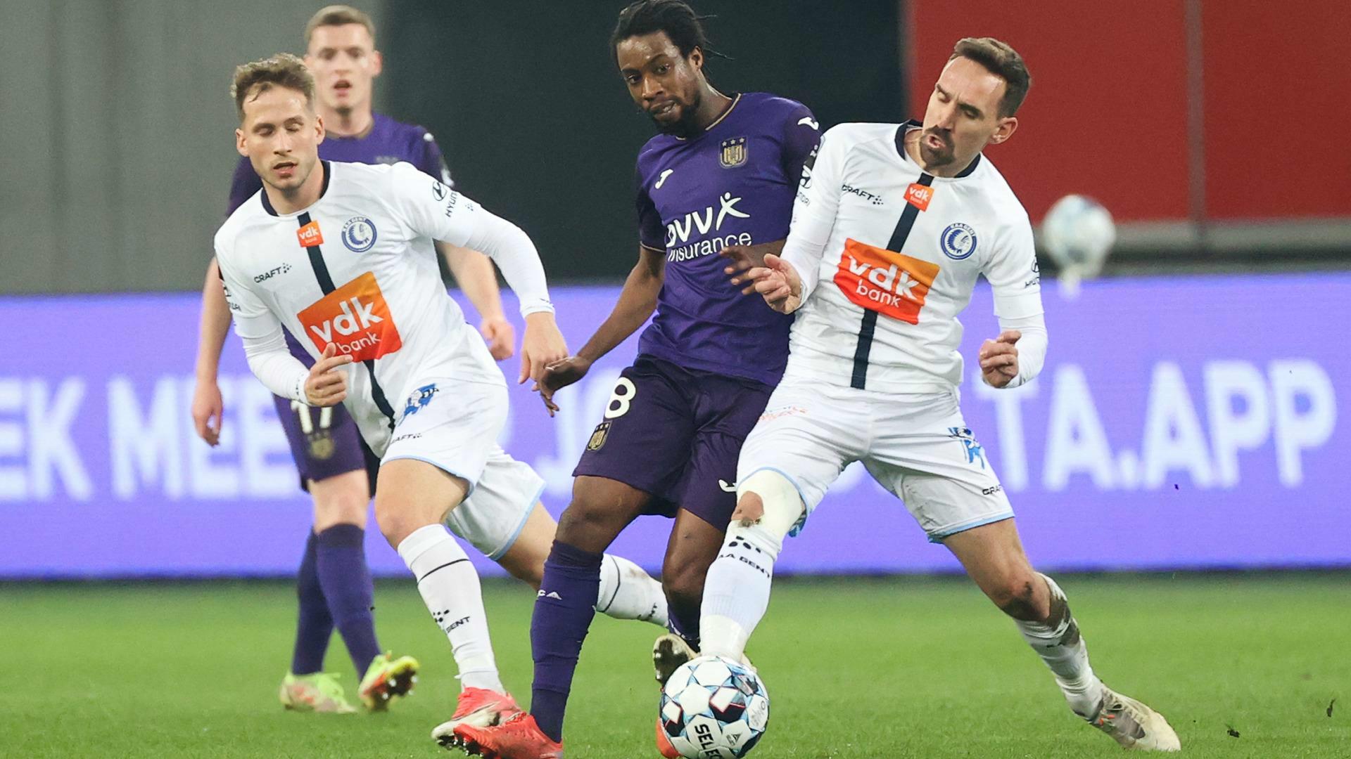 Gent duikt de top-vier binnen na 1-0 zege tegen Anderlecht