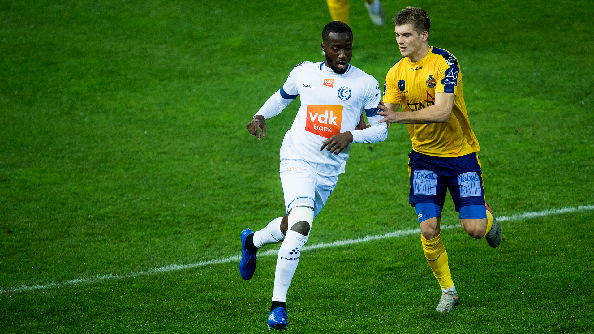 Hattrick Yaremchuk stuwt Gent naar vlotte zege bij Waasland-Beveren