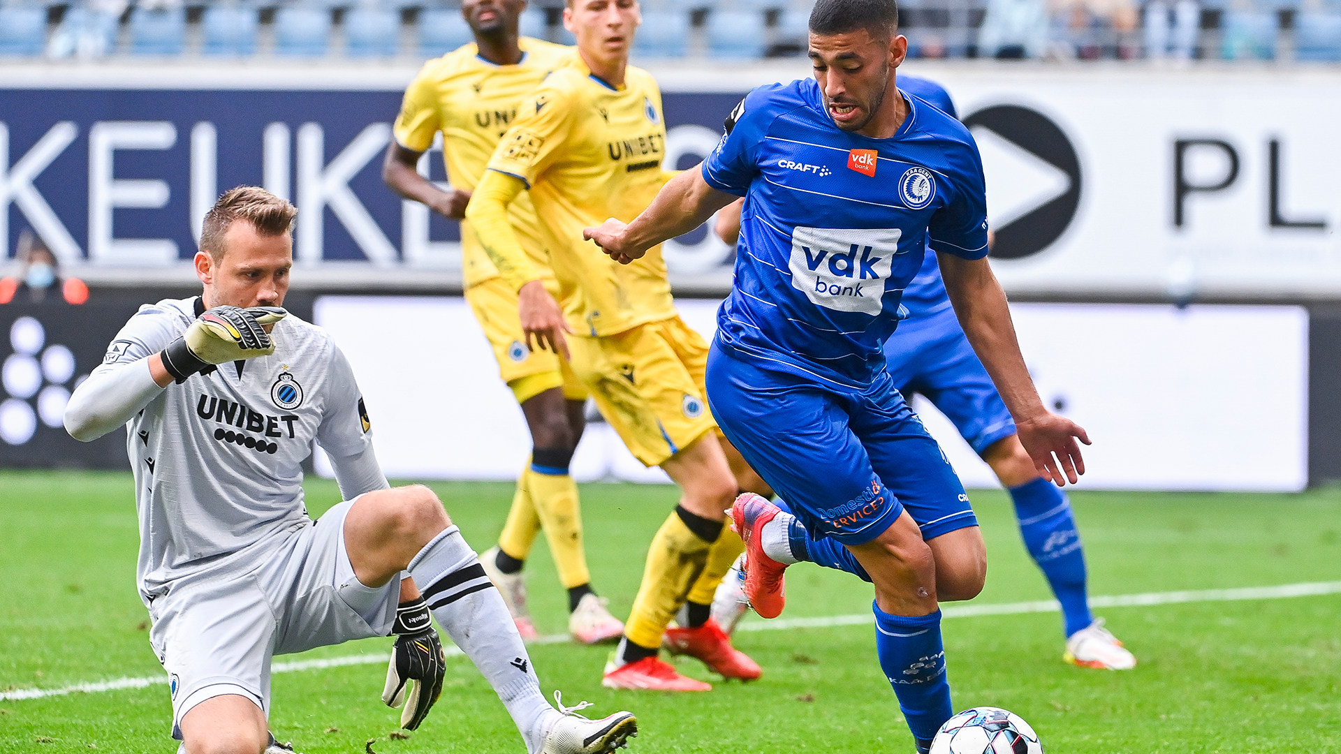 Gent walst over Club Brugge in Slag om Vlaanderen