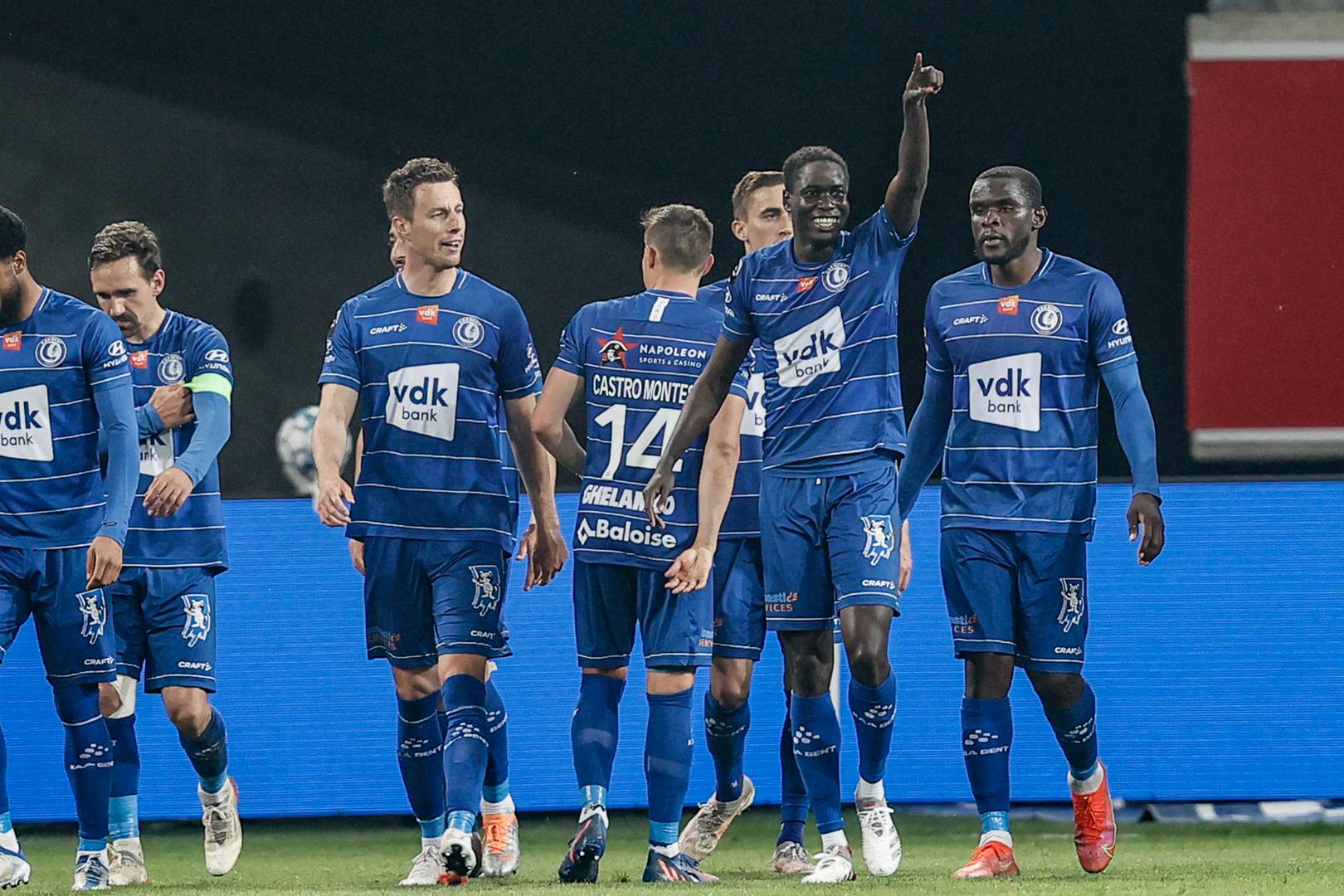 Buffalo's kloppen KV Mechelen dankzij rake kopbal Okumu