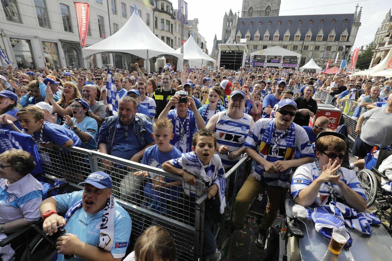 Een toegankelijke ploegvoorstelling op het Sint-Baafsplein