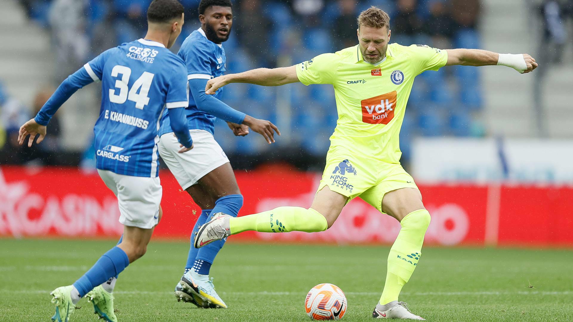 Gent gaat in de slotminuut onderuit in Genk