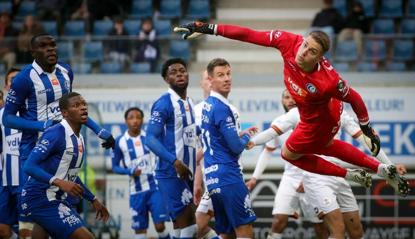 Gent nadert op top-vier na 2-0 zege tegen Leuven