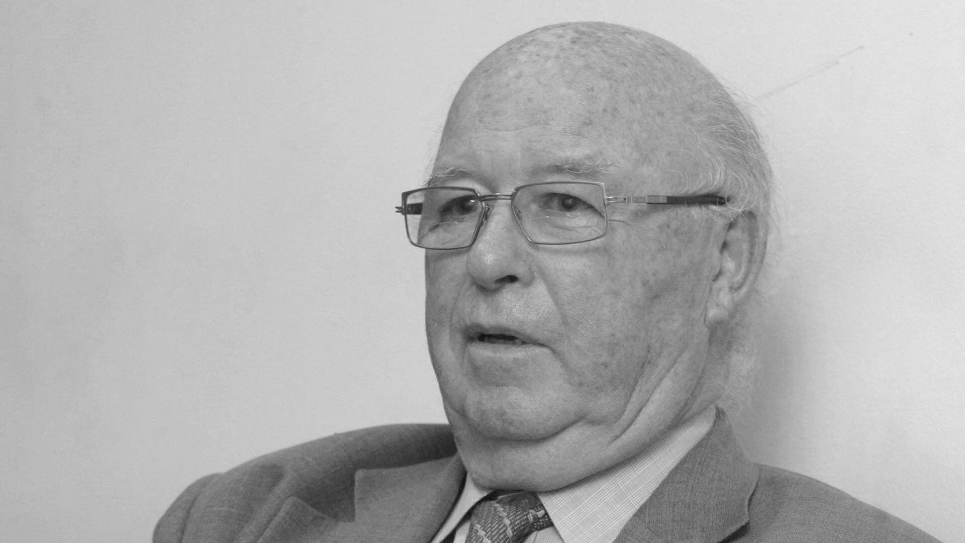 In Memoriam: René Verstringhe