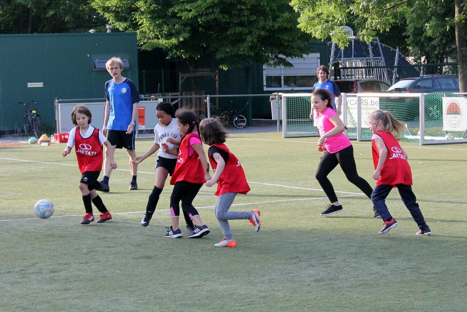 KAA Gent Foundation laat meer meisjes voetballen