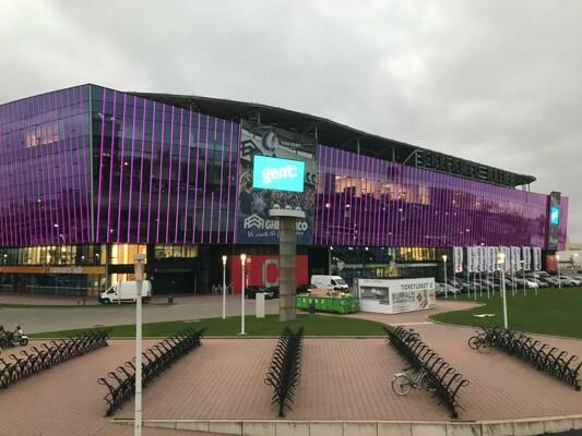 Ghelamco Arena kleurt paars op Wereld Prematuren Dag