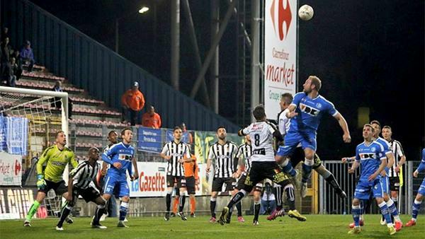 KAA Gent verliest in extremis op Charleroi