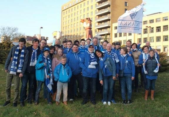 Supportersclub Tatanka wint prijs voor kortste buscombi ooit