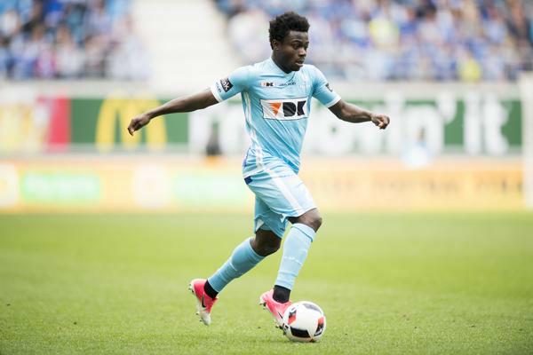 Moses SImon winnaar Goal of the Month