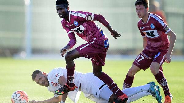 Peter Olayinka uitgeleend aan SV Zulte Waregem