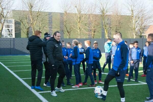 Talententraining met de staf van het eerste elftal