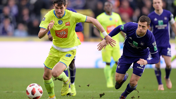 Strijdend KAA Gent ten onder bij RSC Anderlecht