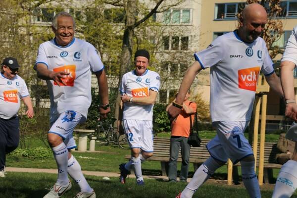 KAA Gent Foundation start wandelvoetbalteam in het Zuidpark