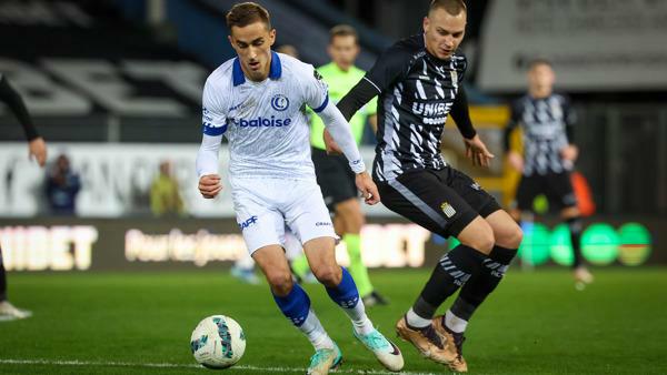 Gent wint overtuigend met 1-3 in Charleroi