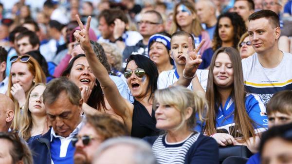 Laat je mama de aftrap geven tegen Antwerp