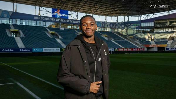 Mbambi trekt naar Pisa