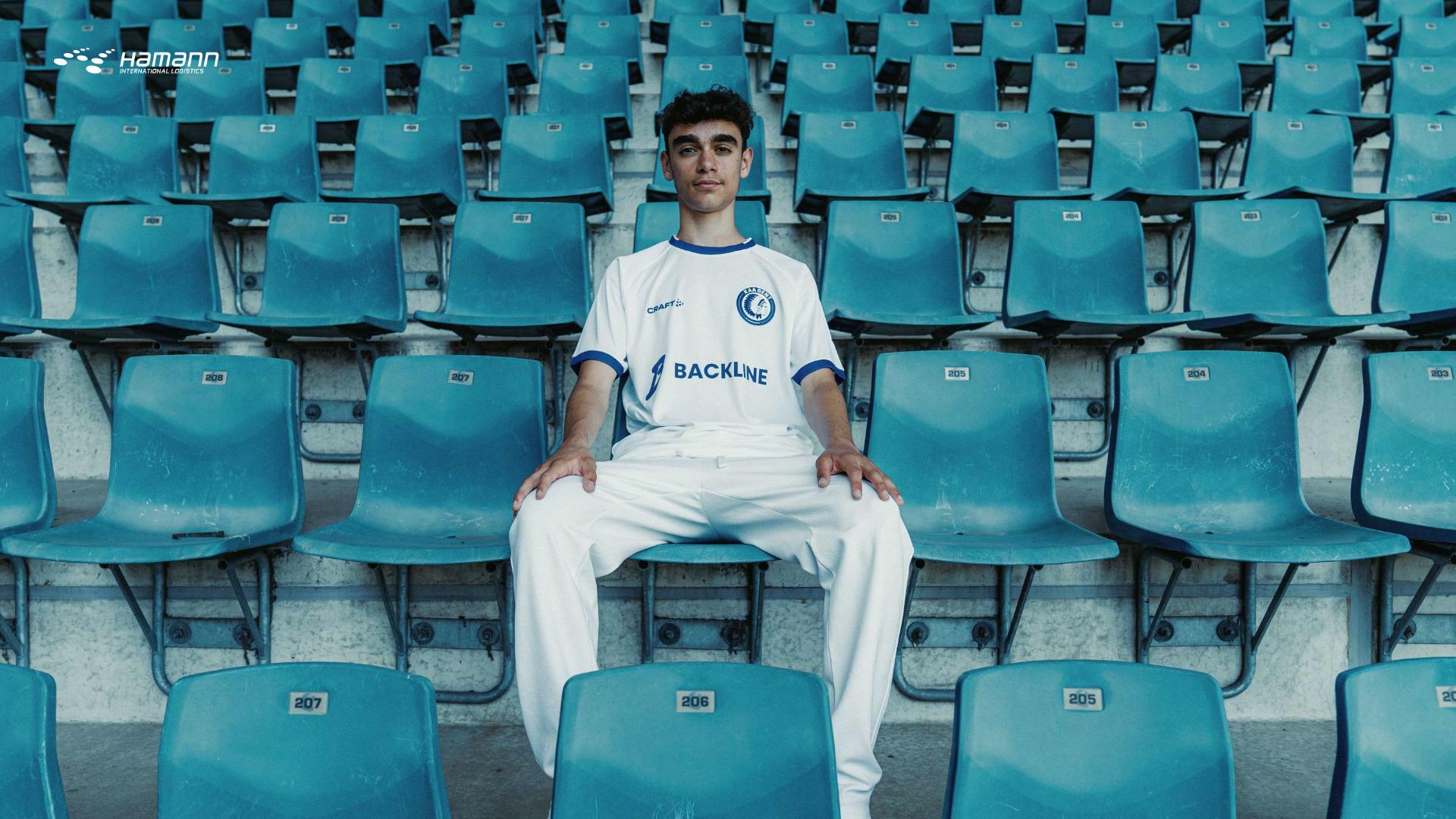 Eerste profcontract Azzar Aliev