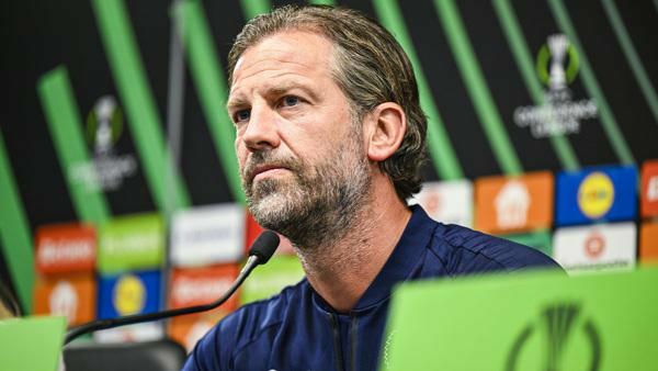 "Geprobeerd om onze voet naast hen te zetten"